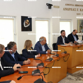ΣΤΟ ΓΑΖΙ Ο ΥΠΟΥΡΓΟΣ ΧΡΗΣΤΟΣ ΤΡΙΑΝΤΟΠΟΥΛΟΣ