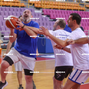 ΦΙΛΑΝΘΡΩΠΙΚΟΣ ΑΓΩΝΑΣ ΔΗΜΟΣΙΟΓΡΑΦΟΙ ΠΟΛΙΤΙΚΟΙ