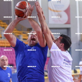 ΦΙΛΑΝΘΡΩΠΙΚΟΣ ΑΓΩΝΑΣ ΔΗΜΟΣΙΟΓΡΑΦΟΙ ΠΟΛΙΤΙΚΟΙ