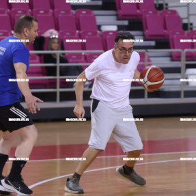 ΦΙΛΑΝΘΡΩΠΙΚΟΣ ΑΓΩΝΑΣ ΔΗΜΟΣΙΟΓΡΑΦΟΙ ΠΟΛΙΤΙΚΟΙ