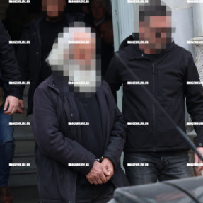 ΣΤΑ ΔΙΚΑΣΤΉΡΙΑ Ο ΓΙΆΝΝΗΣ ΞΥΔΑΚΗΣ ΜΕ ΤΗ ΣΥΖΥΓΟ ΤΟΥ