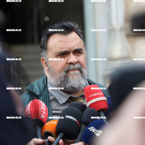 ΣΤΑ ΔΙΚΑΣΤΉΡΙΑ Ο ΓΙΆΝΝΗΣ ΞΥΔΑΚΗΣ ΜΕ ΤΗ ΣΥΖΥΓΟ ΤΟΥ