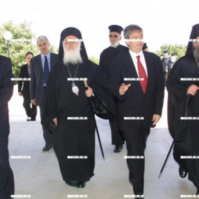 ΕΠΙΣΚΕΨΗ ΤΟΥ ΑΡΧΙΕΠΙΣΚΟΠΟΥ ΑΛΒΑΝΙΑΣ ΤΟ 2002 ΣΤΗΝ ΚΡΗΤΗ