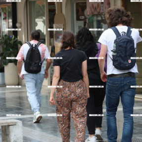 ΛΟΓΩ ΤΟΥ ΝΟΤΙΑ ΜΕ ΤΑ ΚΟΝΤΟΜΑΝΙΚΑ ΒΓΗΚΕ ΣΗΜΕΡΑ Ο ΚΟΣΜΟΣ