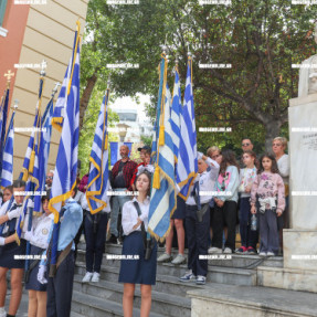 ΚΑΤΑΘΕΣΗ ΣΤΕΦΑΝΩΝ ΓΙΑ ΤΗΝ 25 ΜΑΡΤΙΟΥ
