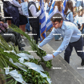 ΚΑΤΑΘΕΣΗ ΣΤΕΦΑΝΩΝ ΓΙΑ ΤΗΝ 25 ΜΑΡΤΙΟΥ