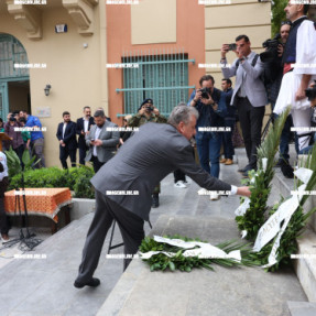 ΚΑΤΆΘΕΣΗ ΣΤΕΦΑΝΩΝ ΣΤΗΝ ΠΛΑΤΕΊΑ ΔΑΣΚΑΛΟΓΙΑΝΝΗ ΓΙΑ ΤΗΝ 25η ΜΑΡΤΙΟΥ