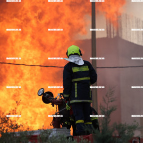 ΦΩΤΙΑ ΣΕ ΕΡΓΟΣΤΑΣΙΟ ΣΤΗΝ ΒΙΟΜΗΧΑΝΙΚΗ
