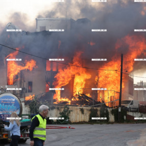 ΦΩΤΙΑ ΣΕ ΕΡΓΟΣΤΑΣΙΟ ΣΤΗΝ ΒΙΟΜΗΧΑΝΙΚΗ