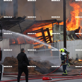ΦΩΤΙΑ ΣΕ ΕΡΓΟΣΤΑΣΙΟ ΣΤΗΝ ΒΙΟΜΗΧΑΝΙΚΗ