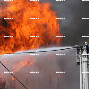 ΦΩΤΙΑ ΣΕ ΕΡΓΟΣΤΑΣΙΟ ΣΤΗΝ ΒΙΟΜΗΧΑΝΙΚΗ