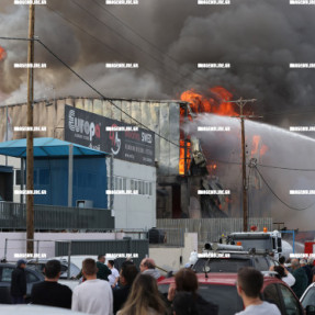 ΦΩΤΙΑ ΣΕ ΕΡΓΟΣΤΑΣΙΟ ΣΤΗΝ ΒΙΟΜΗΧΑΝΙΚΗ