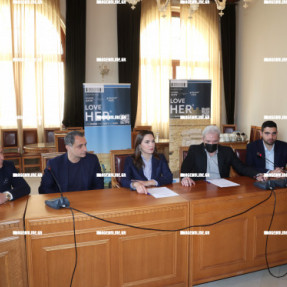 ΥΠΟΓΡΑΦΗ ΣΥΜΒΑΣΗΣ ΤΟΥ ΔΗΜΟΥ ΗΡΑΚΛΕΙΟΥ ΜΕ ΤΗΝ ΥΠΟΥΡΓΟ ΤΟΥΡΙΣΜΟΥ ΟΛΓΑ ΚΕΦΑΛΟΓΙΑΝΝΗ