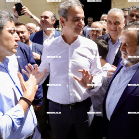 ΣΤΑ ΠΕΖΑ Ο ΚΥΡΙΑΚΟΣ ΜΗΤΣΟΤΑΚΗΣ