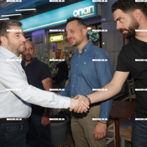 Ο ΝΙΚΟΣ ΑΝΔΡΟΥΛΑΚΗΣ ΣΤΑ ΚΑΜΙΝΙΑ