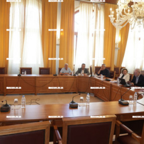 ΣΥΣΚΕΨΗ ΔΗΜΑΡΧΟΥ ΜΕ ΒΟΥΛΕΥΤΕΣ