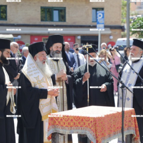 ΚΑΤΑΘΕΣΗ ΣΤΕΦΑΝΩΝ ΓΙΑ ΤΗΝ ΜΑΧΗ ΤΗΣ ΚΡΗΤΗΣ