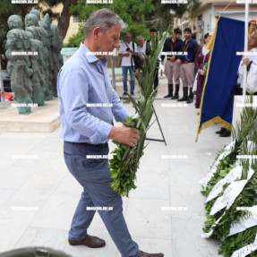 ΚΑΤΑΘΕΣΗ ΣΤΕΦΑΝΩΝ ΓΙΑ ΤΗΝ ΓΕΝΟΚΤΟΝΙΑ ΤΩΝ ΠΟΝΤΙΩΝ