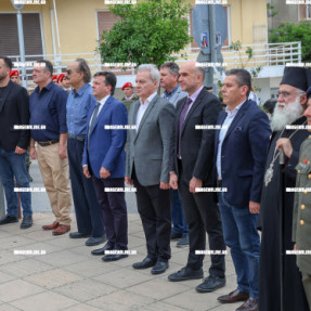 ΚΑΤΑΘΕΣΗ ΣΤΕΦΑΝΩΝ ΓΙΑ ΤΗΝ ΓΕΝΟΚΤΟΝΙΑ ΤΩΝ ΠΟΝΤΙΩΝ