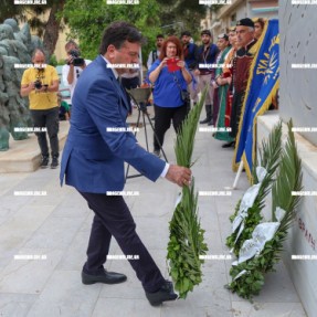 ΚΑΤΑΘΕΣΗ ΣΤΕΦΑΝΩΝ ΓΙΑ ΤΗΝ ΓΕΝΟΚΤΟΝΙΑ ΤΩΝ ΠΟΝΤΙΩΝ