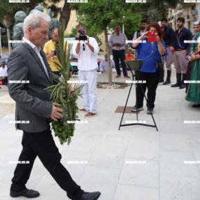 ΚΑΤΑΘΕΣΗ ΣΤΕΦΑΝΩΝ ΓΙΑ ΤΗΝ ΓΕΝΟΚΤΟΝΙΑ ΤΩΝ ΠΟΝΤΙΩΝ