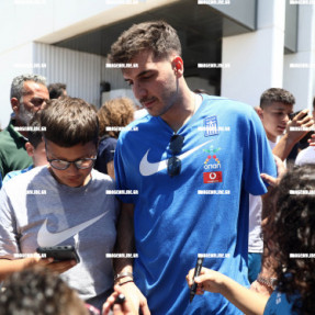 ΑΦΙΞΗ ΤΗΣ ΕΘΝΙΚΗΣ ΑΝΔΡΩΝ ΣΤΟ ΑΕΡΟΔΡΟΜΙΟ