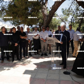 ΚΑΤΑΘΕΣΗ ΣΤΕΦΑΝΩΝ ΓΙΑ ΤΟΥΣ 62 ΜΑΡΤΥΡΕΣ