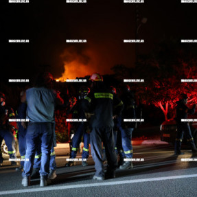 ΣΥΝΕΧΙΖΕΤΑΙ Η ΜΕΓΑΛΗ ΦΩΤΙΑ ΣΤΑ ΑΧΛΙΑ ΙΕΡΑΠΕΤΡΑΣ