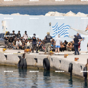 ΣΤΗΝ ΑΓΙΑ ΓΑΛΗΝΗ ΟΙ ΜΕΤΑΝΑΣΤΕΣ ΠΟΥ ΒΡΕΘΗΚΑΝ ΑΝΟΙΧΤΑ ΤΗΣ ΓΑΥΔΟΥ