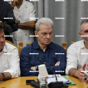 Ο ΝΙΚΟΣ ΑΝΔΡΟΥΛΑΚΗΣ ΣΤΗΝ ΠΕΡΙΦΕΡΕΙΑ ΚΡΗΤΗΣ