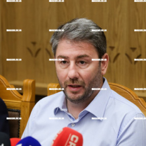 Ο ΝΙΚΟΣ ΑΝΔΡΟΥΛΑΚΗΣ ΣΤΗΝ ΠΕΡΙΦΕΡΕΙΑ ΚΡΗΤΗΣ