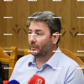 Ο ΝΙΚΟΣ ΑΝΔΡΟΥΛΑΚΗΣ ΣΤΗΝ ΠΕΡΙΦΕΡΕΙΑ ΚΡΗΤΗΣ