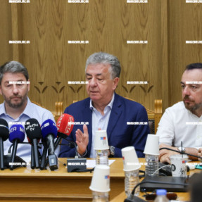 Ο ΝΙΚΟΣ ΑΝΔΡΟΥΛΑΚΗΣ ΣΤΗΝ ΠΕΡΙΦΕΡΕΙΑ ΚΡΗΤΗΣ