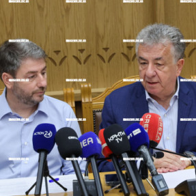 Ο ΝΙΚΟΣ ΑΝΔΡΟΥΛΑΚΗΣ ΣΤΗΝ ΠΕΡΙΦΕΡΕΙΑ ΚΡΗΤΗΣ