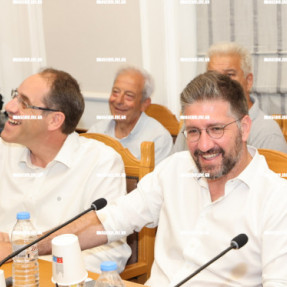 Ο ΝΙΚΟΣ ΑΝΔΡΟΥΛΑΚΗΣ ΣΤΗΝ ΠΕΡΙΦΕΡΕΙΑ ΚΡΗΤΗΣ
