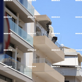 ΕΠΕΣΕ ΜΠΑΛΚΟΝΙ ΞΕΝΟΔΟΧΕΙΟΥ ΣΤΗΝ ΠΑΡΑΛΙΑΚΗ
