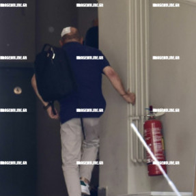 ΣΤΑ ΔΙΚΑΣΤΗΡΙΑ ΠΟΛΙΤΗΣ ΜΕ ΤΡΑΥΜΑ ΣΤΟ ΚΕΦΑΛΙ ΜΕΤΑ ΑΠΟ ΚΑΥΓΑ ΜΕ ΑΣΤΥΝΟΜΙΚΟ ΣΤΟ ΑΣΤΥΝΟΜΙΚΟ ΜΕΓΑΡΟ