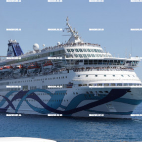 ΤΟ ΙΣΡΑΗΛΙΝΟ ΚΡΟΥΑΖΙΕΡΟΠΛΟΙΟ ΣΤΟ ΛΙΜΑΝΙ ΤΟΥ ΑΓΙΟΥ ΝΙΚΟΛΑΟΥ