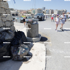 ΓΕΜΑΤΟ ΣΚΟΥΠΙΔΙΑ ΤΟ ΛΙΜΑΝΙ ΤΟΥ ΗΡΑΚΛΕΙΟΥ