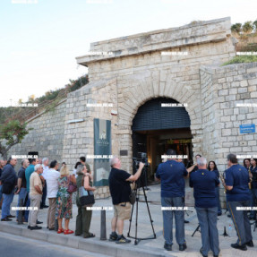 ΟΝΟΜΑΤΟΔΟΣΙΑ ΠΡΟΣ ΤΙΜΗΝ ΤΟΥ ΜΙΚΗ ΘΕΟΔΩΡΑΚΗ ΣΤΟ ΑΝΟΙΚΤΟ ΘΕΑΤΡΟ ΤΗΣ ΠΥΛΗΣ ΒΗΘΛΕΕΜ