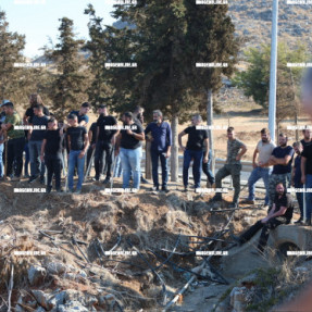 ΜΠΛΟΚΟ ΣΤΟ ΚΟΜΒΟ ΑΕΡΟΔΡΟΜΙΟΥ ΑΠΟ ΤΟΥΣ ΑΓΡΟΤΕΣ