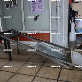 ΕΚΡΗΞΗ ΦΙΑΛΗΣ ΣΕ ΣΤΟΑ ΚΟΝΤΑ ΣΤΟΝ ΑΓΙΟ ΜΗΝΑ
