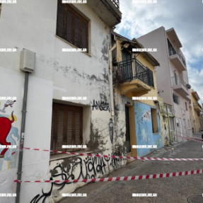 ΠΤΩΣΗ ΧΑΛΑΣΜΑΤΩΝ ΣΤΗΝ ΟΔΟ ΓΙΑΝΝΙΚΟΥ