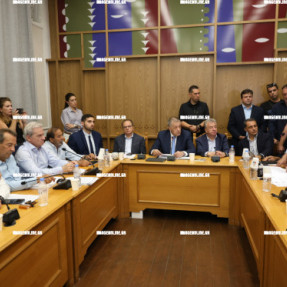 ΕΠΙΣΚΕΨΗ ΤΑΧΙΑΟΥ ΚΑΙ ΣΥΣΚΕΨΗ ΜΕ ΔΗΜΑΡΧΟΥΣ ΚΑΙ ΑΡΝΑΟΥΤΑΚΗ ΣΤΗΝ ΠΕΡΙΦΕΡΕΙΑ