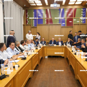 ΕΠΙΣΚΕΨΗ ΤΑΧΙΑΟΥ ΚΑΙ ΣΥΣΚΕΨΗ ΜΕ ΔΗΜΑΡΧΟΥΣ ΚΑΙ ΑΡΝΑΟΥΤΑΚΗ ΣΤΗΝ ΠΕΡΙΦΕΡΕΙΑ