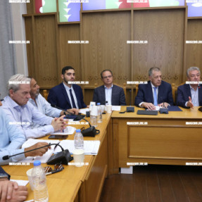 ΕΠΙΣΚΕΨΗ ΤΑΧΙΑΟΥ ΚΑΙ ΣΥΣΚΕΨΗ ΜΕ ΔΗΜΑΡΧΟΥΣ ΚΑΙ ΑΡΝΑΟΥΤΑΚΗ ΣΤΗΝ ΠΕΡΙΦΕΡΕΙΑ