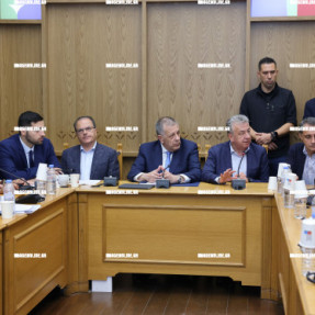 ΕΠΙΣΚΕΨΗ ΤΑΧΙΑΟΥ ΚΑΙ ΣΥΣΚΕΨΗ ΜΕ ΔΗΜΑΡΧΟΥΣ ΚΑΙ ΑΡΝΑΟΥΤΑΚΗ ΣΤΗΝ ΠΕΡΙΦΕΡΕΙΑ