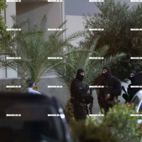 ΣΤΟ ΑΣΤΥΝΟΜΙΚΟ ΜΕΓΑΡΟ ΤΑ ΑΔΕΡΦΙΑ ΓΙΑ ΤΟ ΦΟΝΙΚΟ ΣΤΑ ΒΟΡΙΖΙΑ