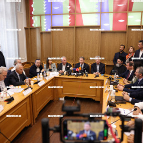 ΣΥΣΚΕΨΗ ΜΕ ΤΟΝ ΝΙΚΟ ΑΝΔΡΟΥΛΑΚΗ ΣΤΗΝ ΠΕΡΙΦΕΡΕΙΑ ΜΕ ΦΟΡΕΙΣ