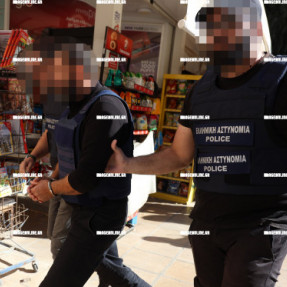 ΣΤΑ ΔΙΚΑΣΤΉΡΙΑ ΟΔΗΓΉΘΗΚΑΝ ΟΙ ΔΎΟ ΚΑΤΗΓΟΡΟΥΜΕΝΟΙ ΤΗΣ ΟΙΚΟΓΈΝΕΙΑΣ ΚΑΡΓΑΚΗ